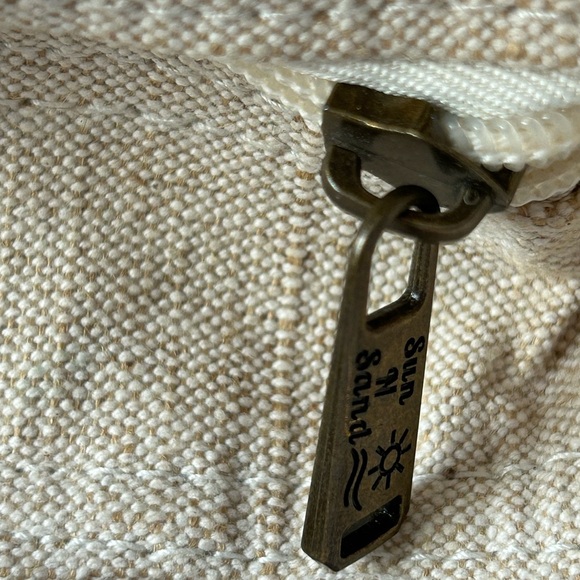 Sun 'N' Sand Turtle Shoulder Tote 
Beige Turtle Embroidered Tote - Picture 10 of 16